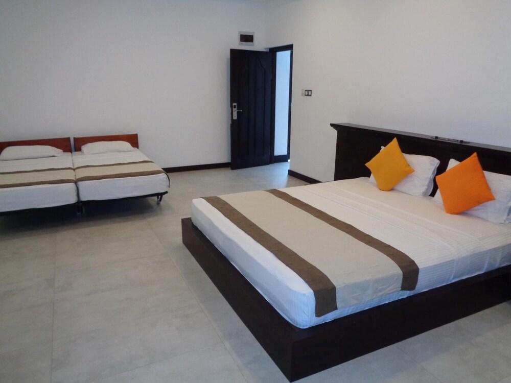 Rajarata Hotel Anuradhapura Dış mekan fotoğraf