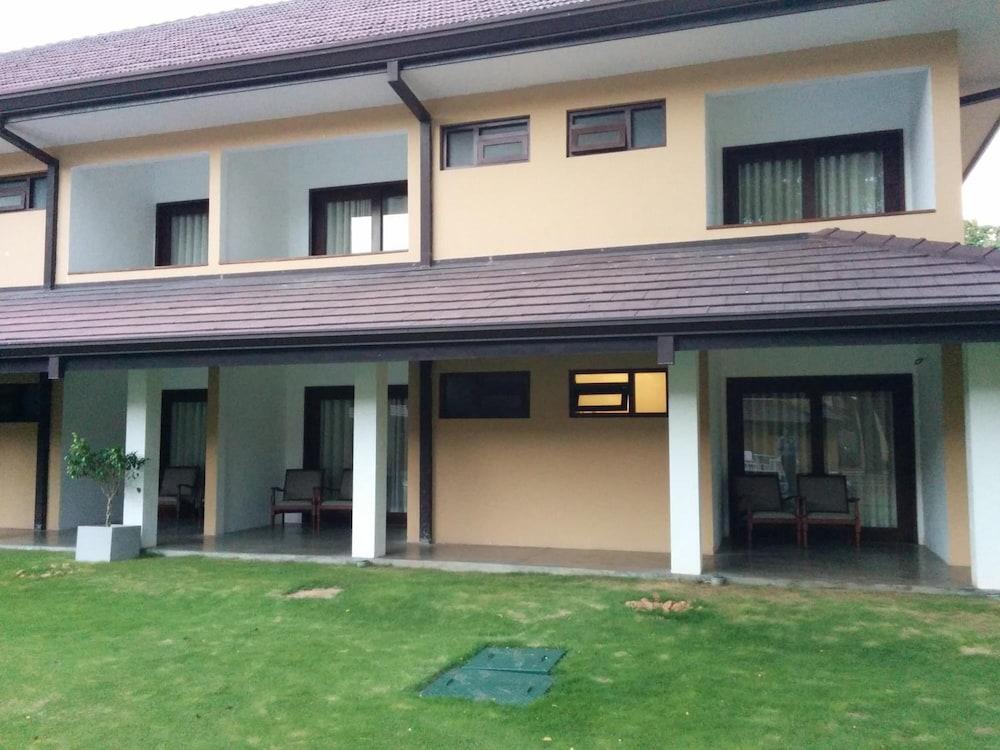 Rajarata Hotel Anuradhapura Dış mekan fotoğraf