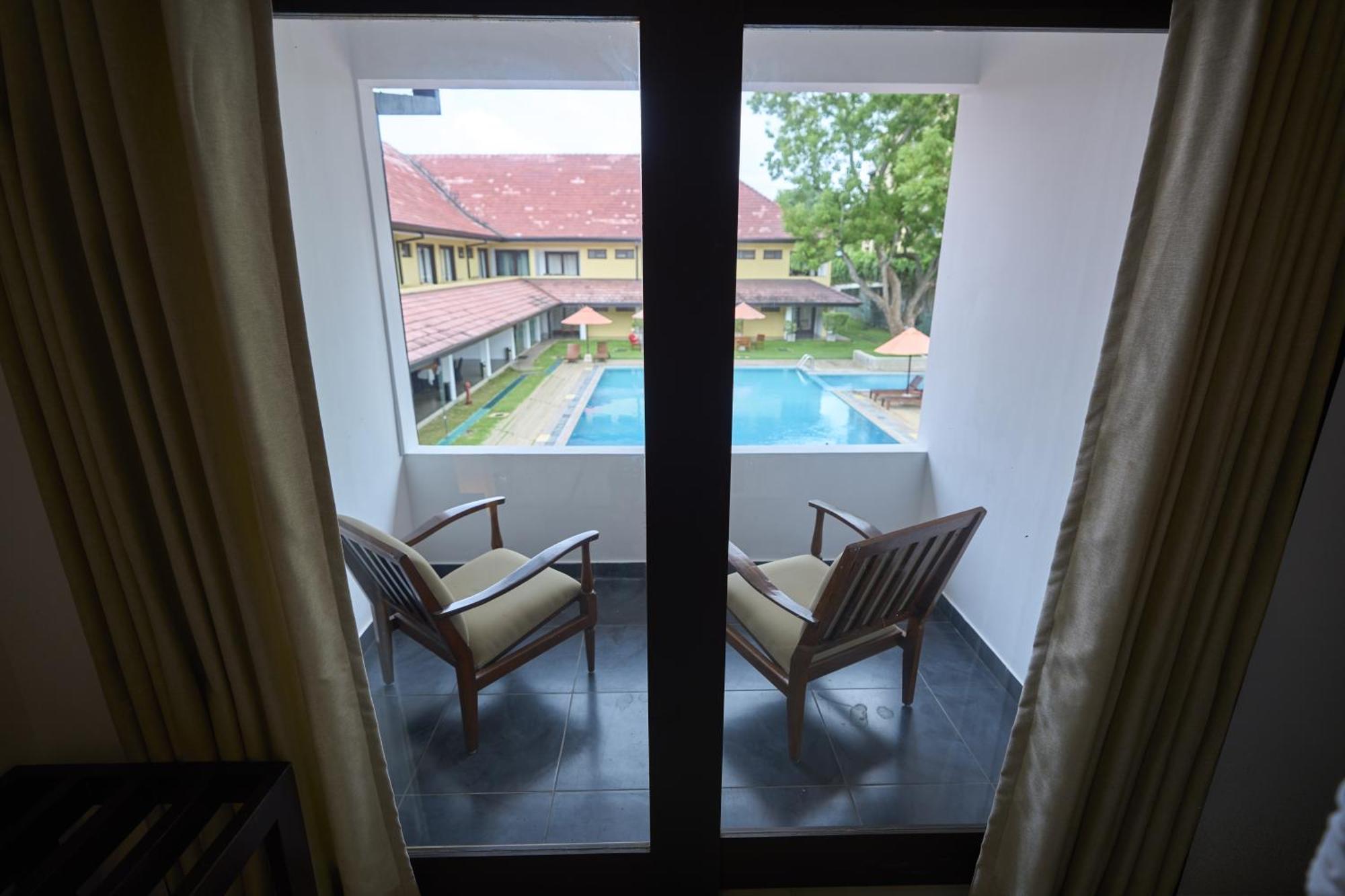 Rajarata Hotel Anuradhapura Dış mekan fotoğraf