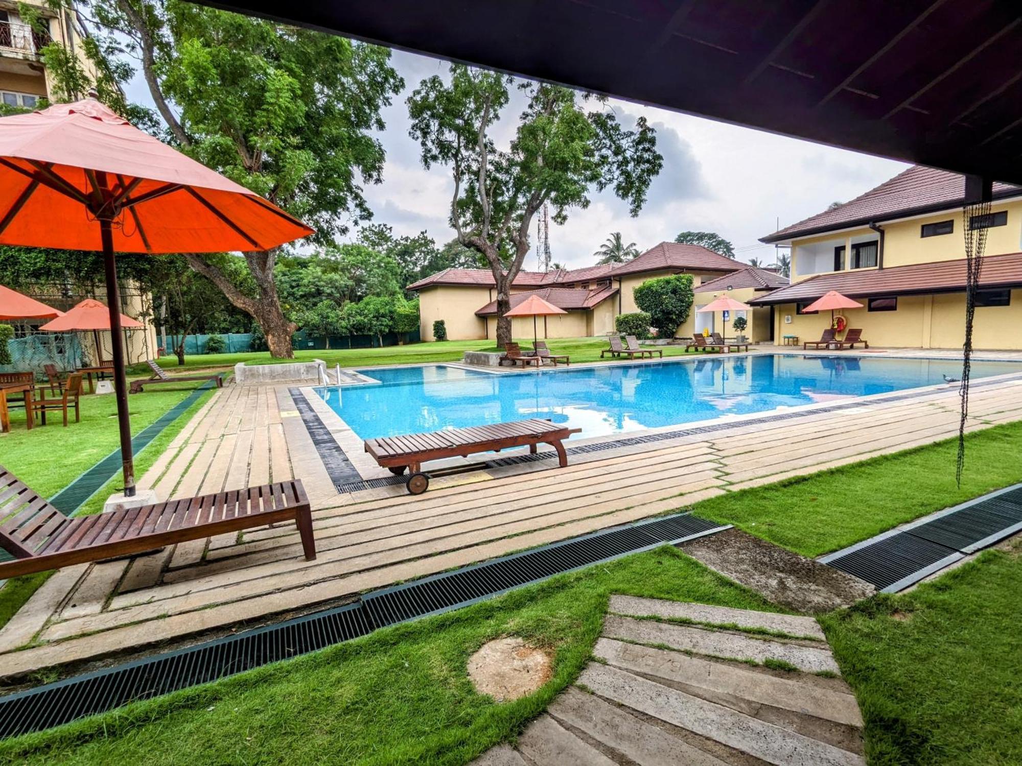 Rajarata Hotel Anuradhapura Dış mekan fotoğraf
