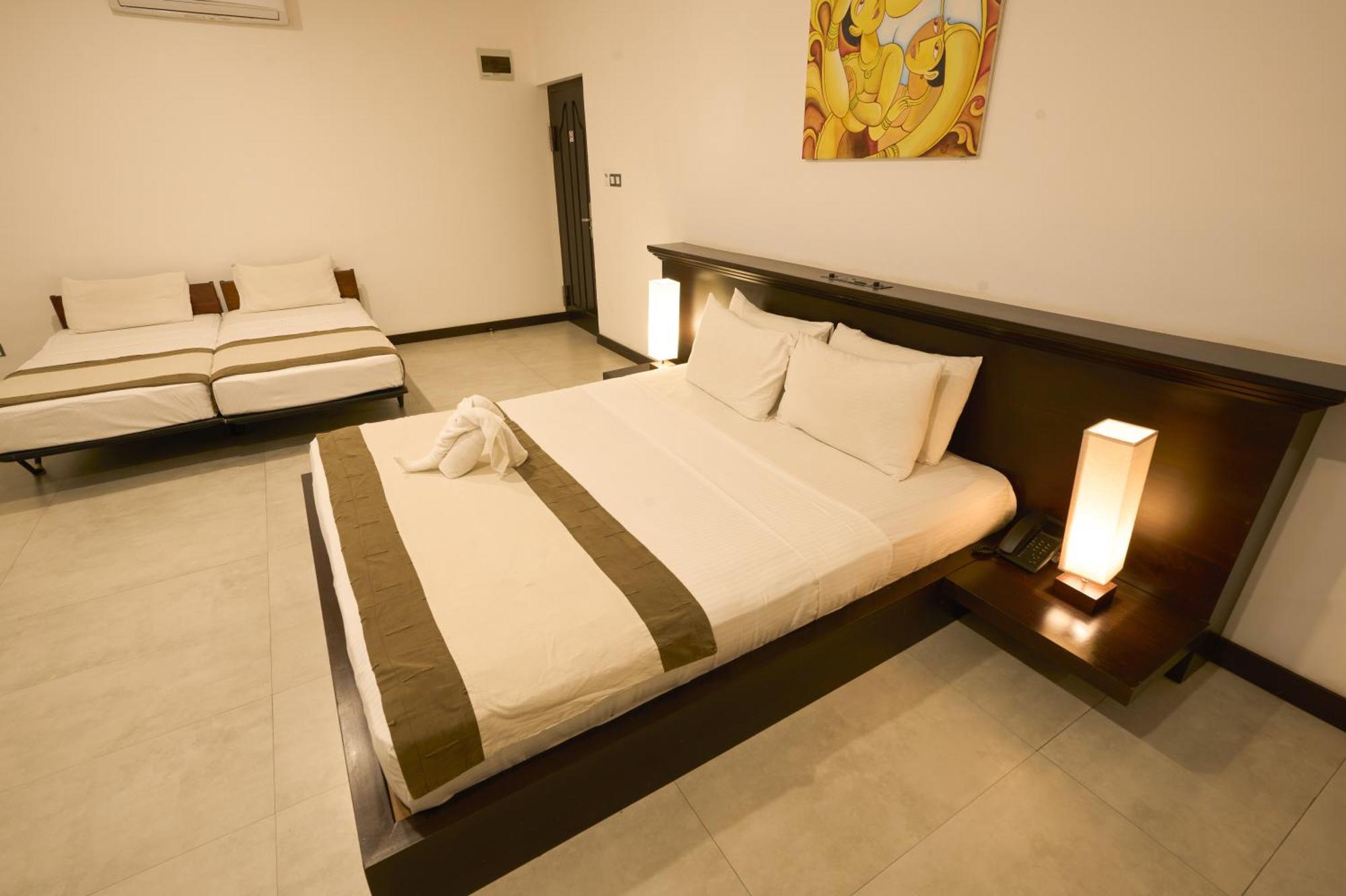 Rajarata Hotel Anuradhapura Dış mekan fotoğraf