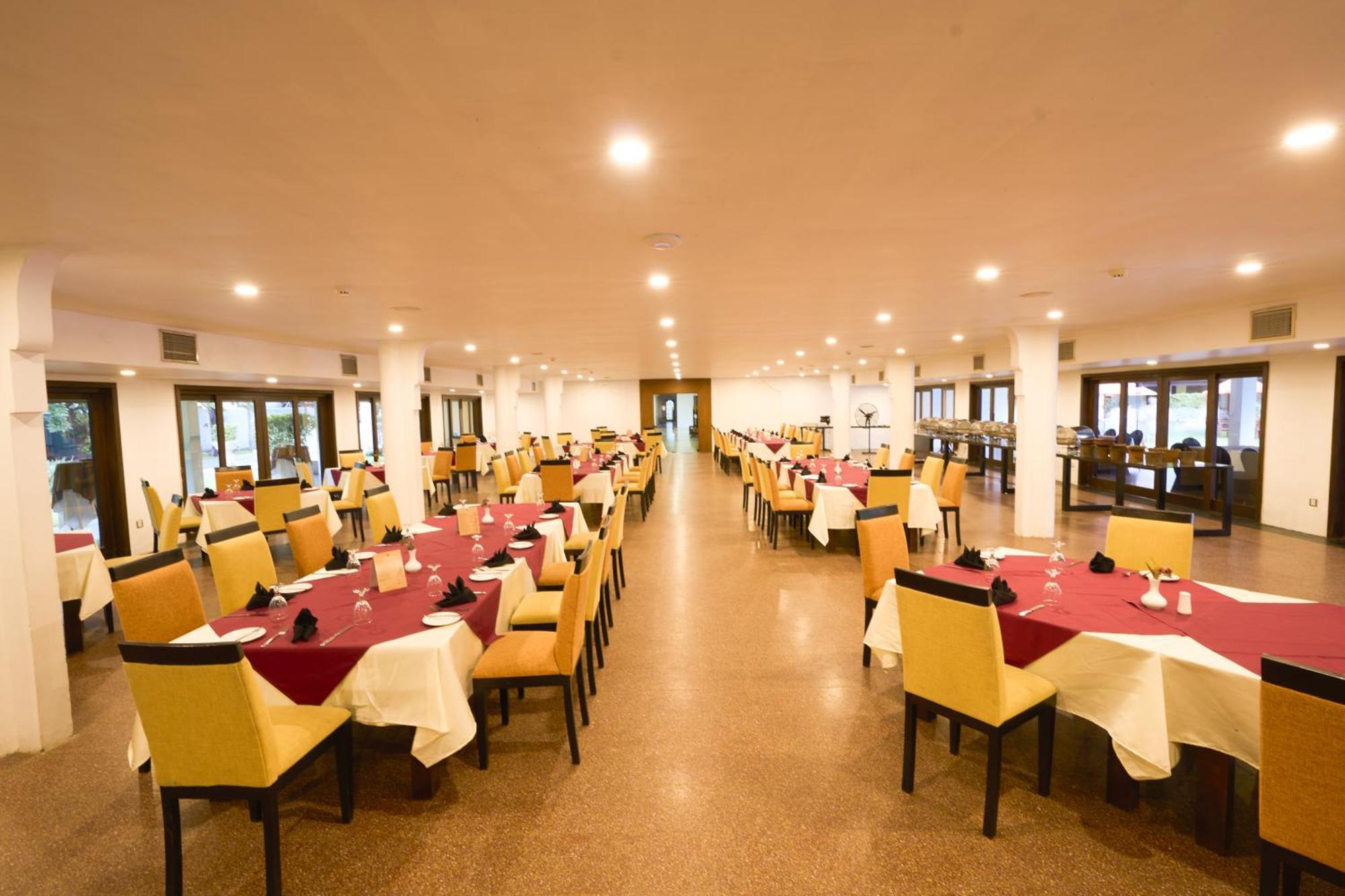 Rajarata Hotel Anuradhapura Dış mekan fotoğraf