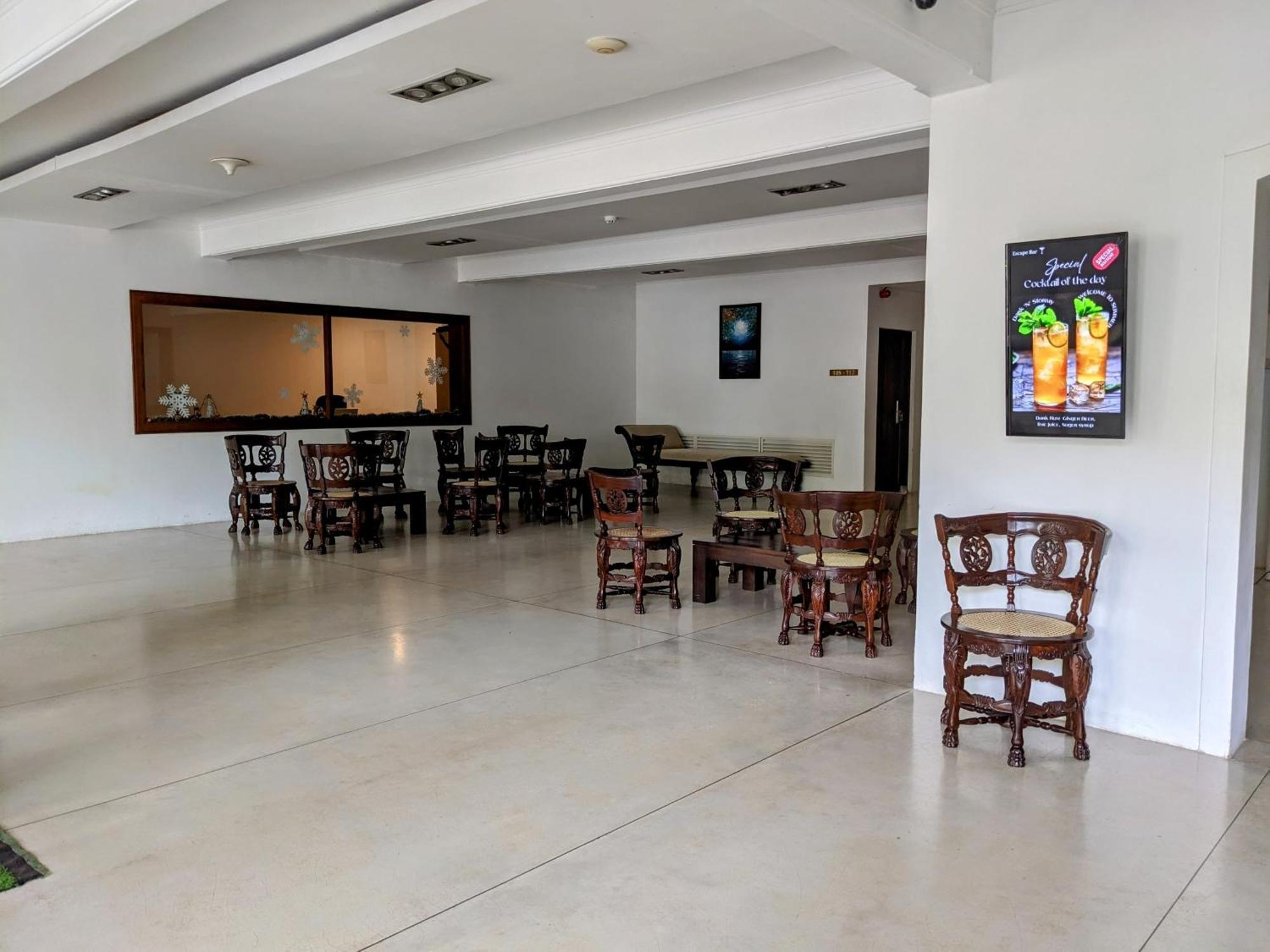 Rajarata Hotel Anuradhapura Dış mekan fotoğraf