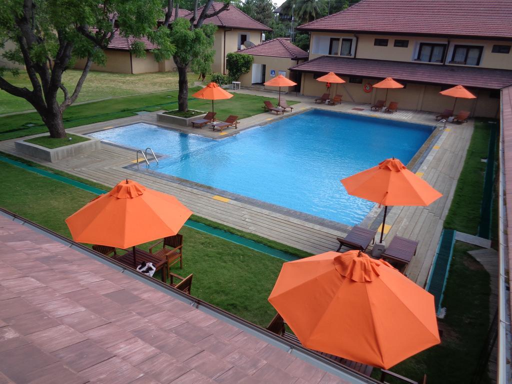 Rajarata Hotel Anuradhapura Dış mekan fotoğraf