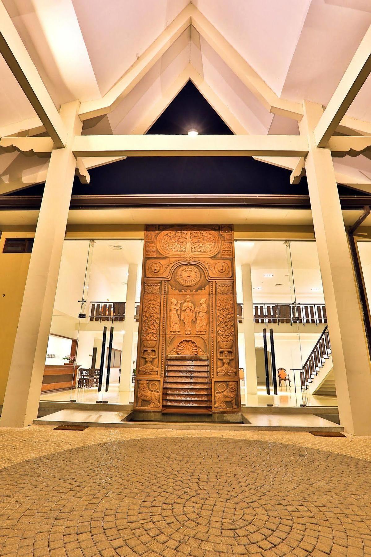 Rajarata Hotel Anuradhapura Dış mekan fotoğraf